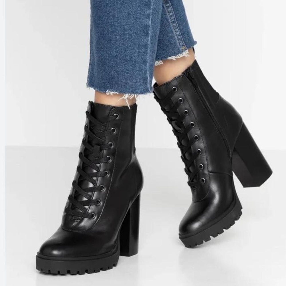 Steve Madden Latch Heel Leather Boots Black Size 9